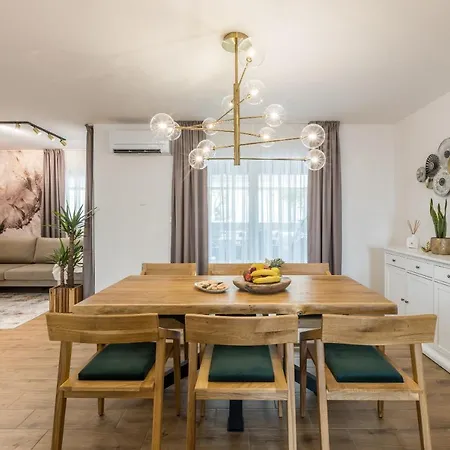 Luxmar Residences * Podstrana